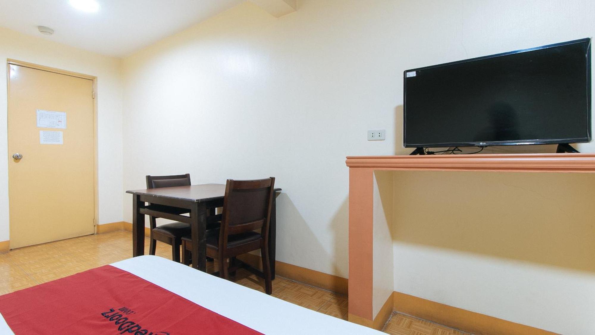RedDoorz @ Golden Victory Hotel Mabalacat Pampanga Exterior foto