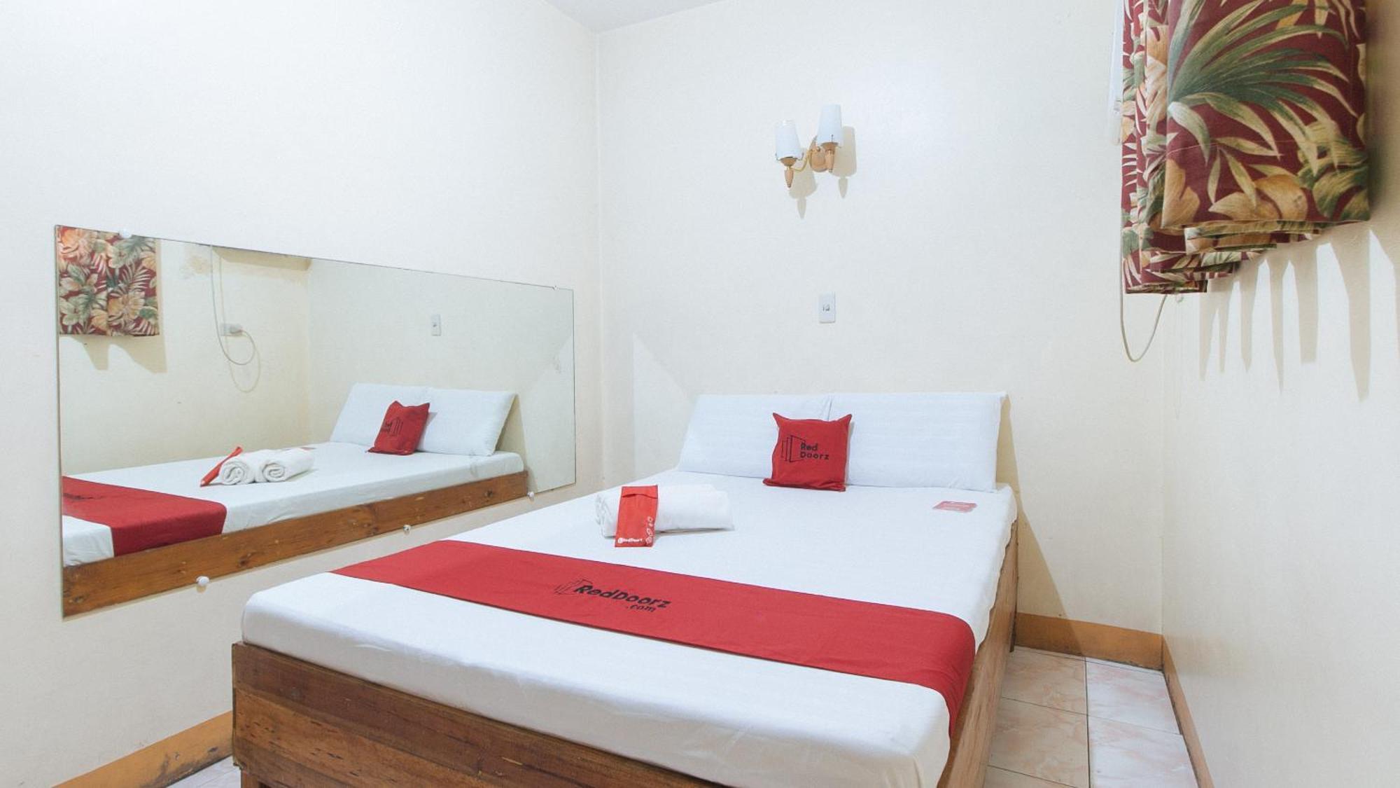 RedDoorz @ Golden Victory Hotel Mabalacat Pampanga Exterior foto