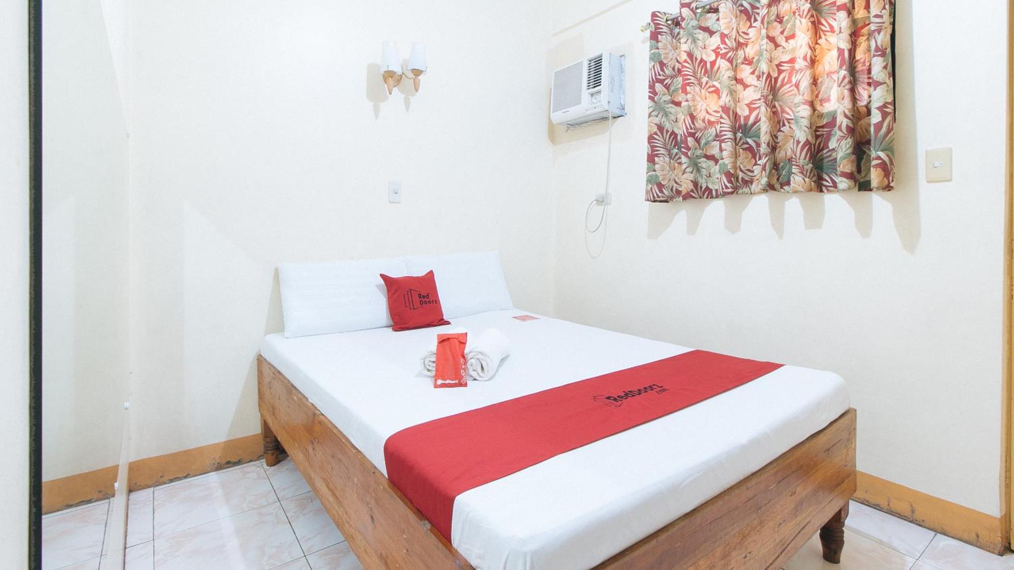 RedDoorz @ Golden Victory Hotel Mabalacat Pampanga Exterior foto